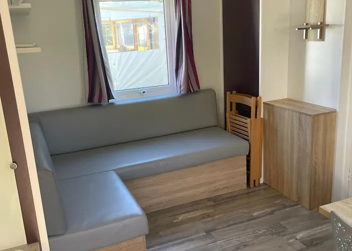 Апартаменты La 4 Etoiles A Emplacement E17 3ch 1sdb 6 Personnes *